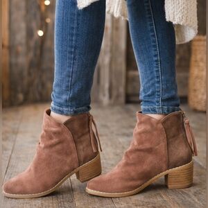 Boutique by Corkys NEW Sis Rustic Boho Slouchy Stacked Heel Comfort Bootie 8M